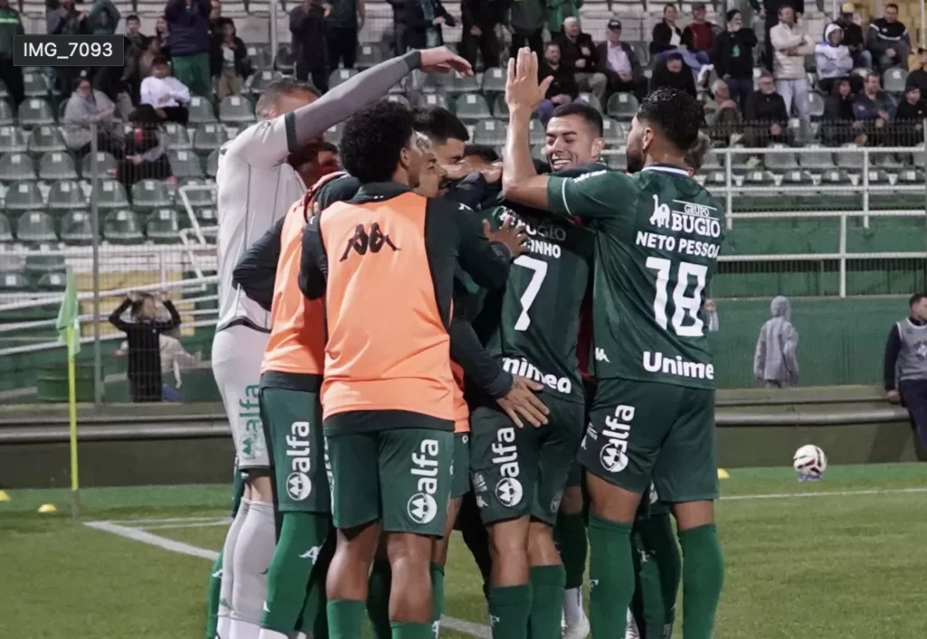 Chapecoense 2 x 1 Ferroviária – Marcinho faz 2 e Verdão encosta no G-4