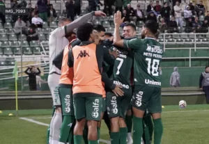 Chapecoense 2 x 1 Ferroviária - Marcinho faz 2 e Verdão encosta no G-4