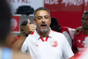 Após a saída de Roger, Athletic já consulta possível substituto