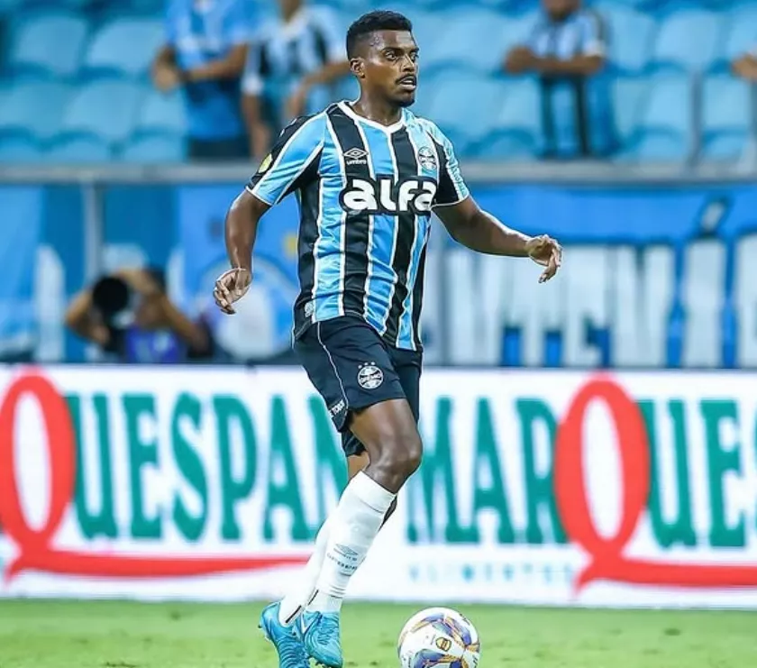 Athletico-PR encaminha contratação de executivo do Avaí 3 Athletico-PR tem interese em Jemerson - Foto: Lucas Uebel/Grêmio