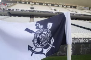 Corinthians evita bloqueio de R$ 9 milhões e mantém caixa