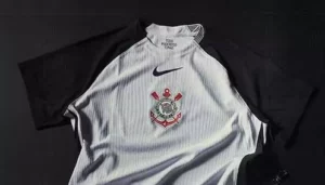 Veja a camisa inovadora do Corinthians após fechar com a Nike
