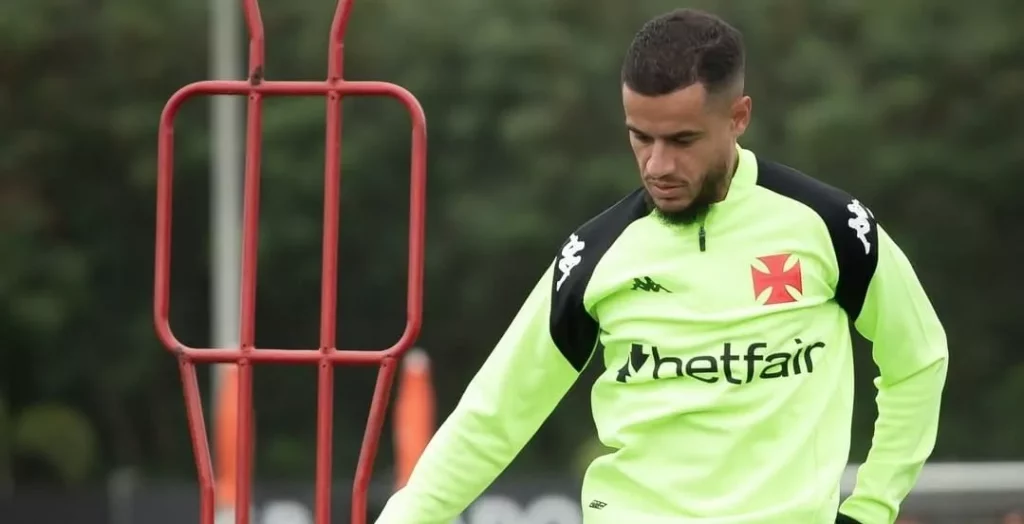 Vasco planeja fechar novo contrato de Coutinho até o início de julho