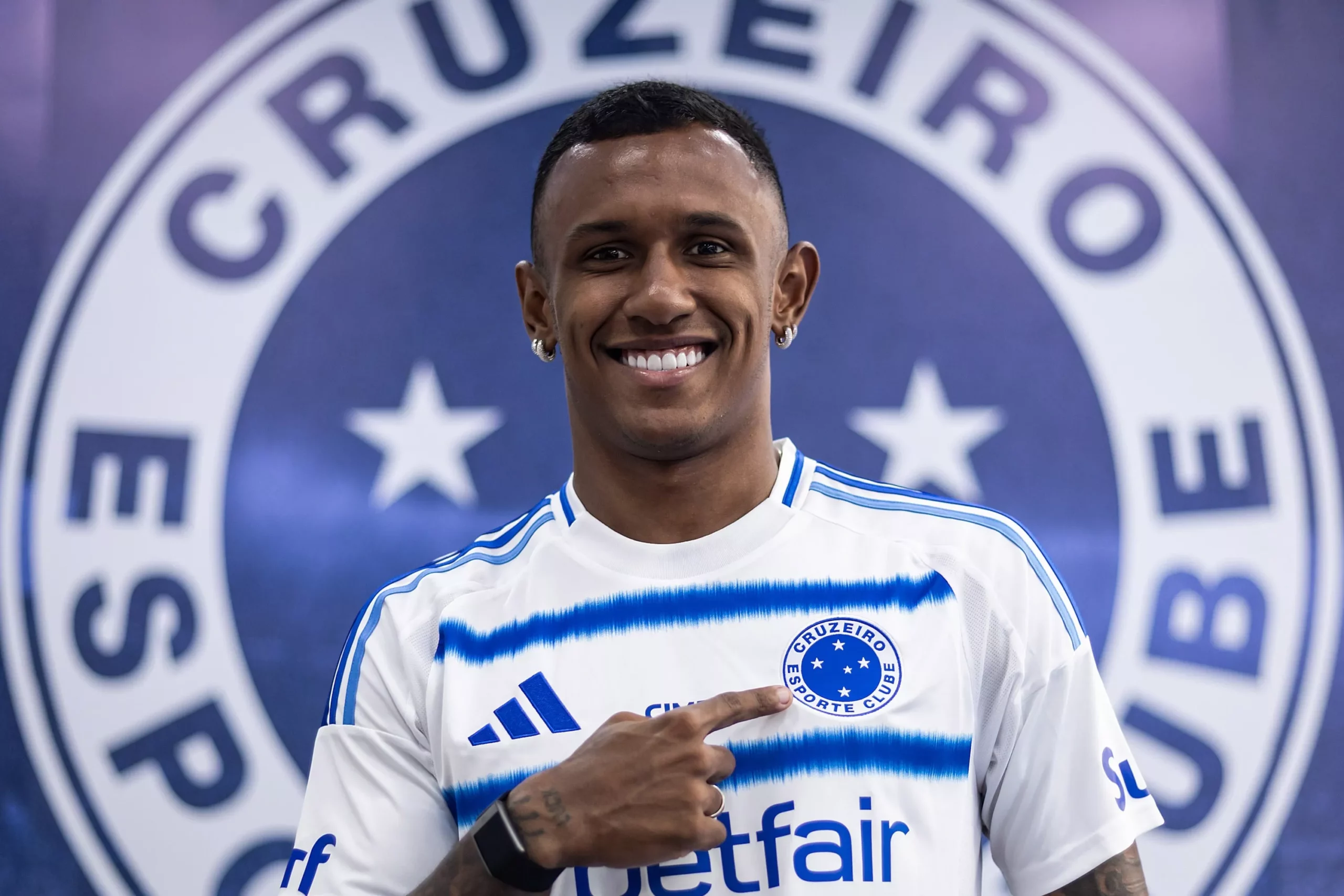 Cruzeiro adquire direitos de atacante e renova com volante (Foto: Gustavo Aleixo/CEC)