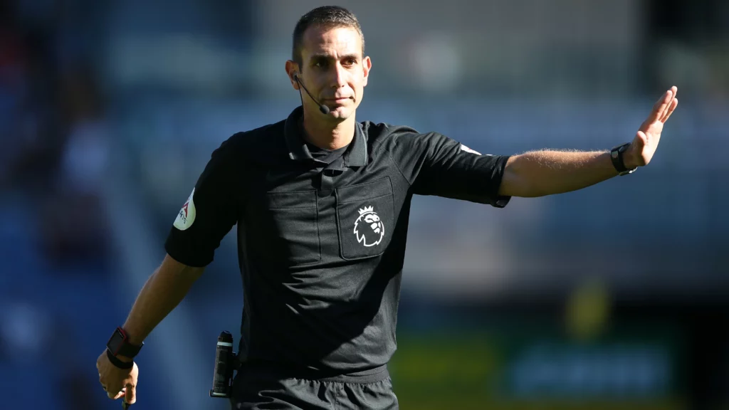 Ex-árbitro é alvo de denúncia por ataque a Jürgen Klopp