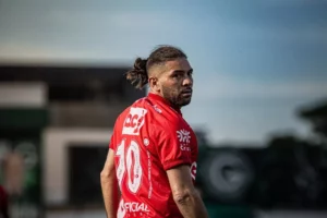 Diego Torres deixa Vila Nova e se aproxima do Guarani