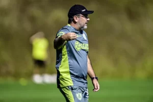 Série B: Enderson Moreira prega paciência em estreia pelo América-MG