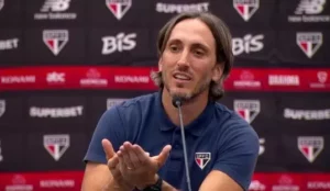 Zubeldía assume responsabilidade pela derrota, mas aposta em melhora do São Paulo