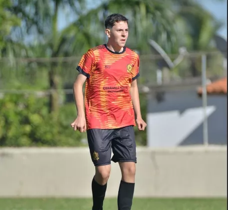 Promessa fará avaliação em time brasileiro campeão do mundo