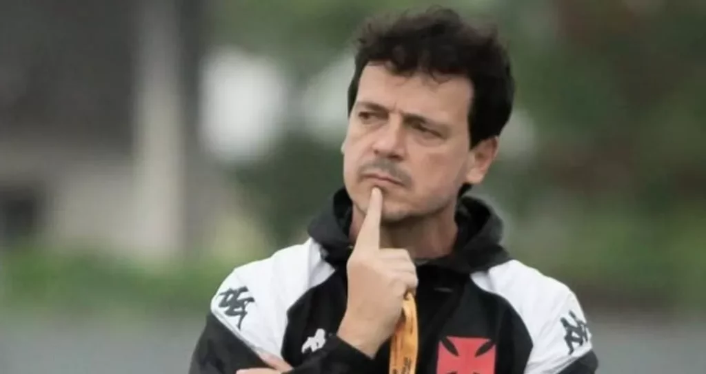 Diniz destaca evolução do Vasco: ‘Enxergo potencial no elenco’