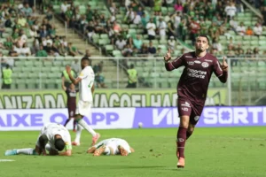 Ferroviária quebra tabu de 44 anos com vitória fora de casa na Série B