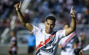 Ferroviário-CE 3 x 1 Santa Cruz-PE - Ferrão tira invencibilidade da Cobra Coral