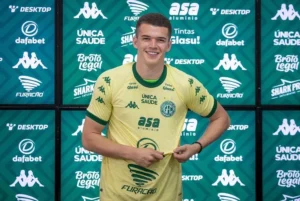 Guarani oficializa permanência de dois atletas do elenco