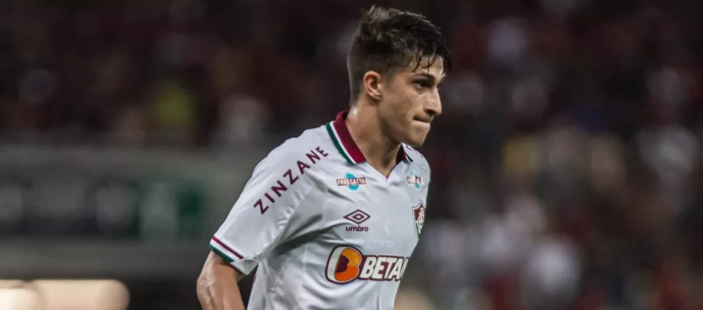 Vasco demonstra interesse na contratação de ex-Fluminense