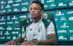 Rafael Bilu deixa o Guarani com 'exagero nos dribles'