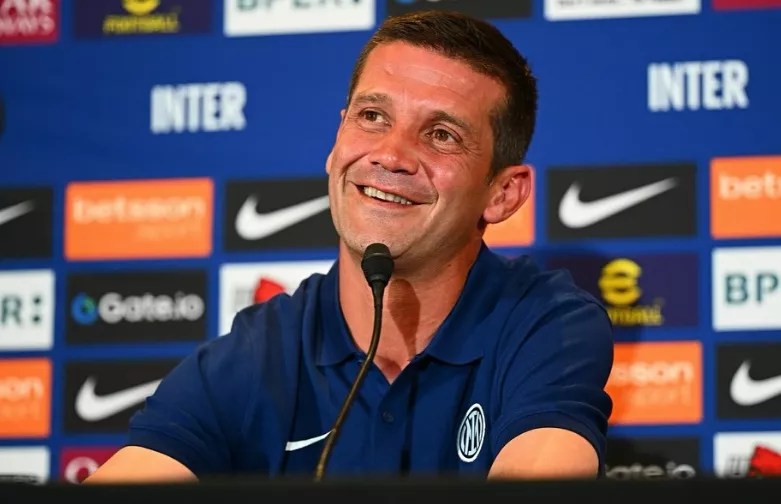 Novo técnico promete honrar legado de Inzaghi e vê Inter de Milão forte no Mundial de clubes 1 Chive assume a Internazionale Inter de Milão