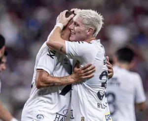 Fortaleza 2 x 3 Santos - Peixe fora do Z4 do Brasileirão