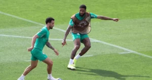 Palmeiras treina e Felipe Anderson mira o Porto no Mundial: 'Vencer de todas as maneiras'