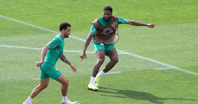 Palmeiras treina e Felipe Anderson mira o Porto no Mundial: 'Vencer de todas as maneiras'