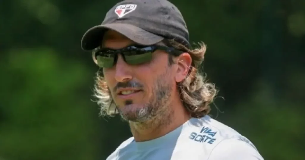 Zubeldía pede demissão e não é mais o treinador do São Paulo