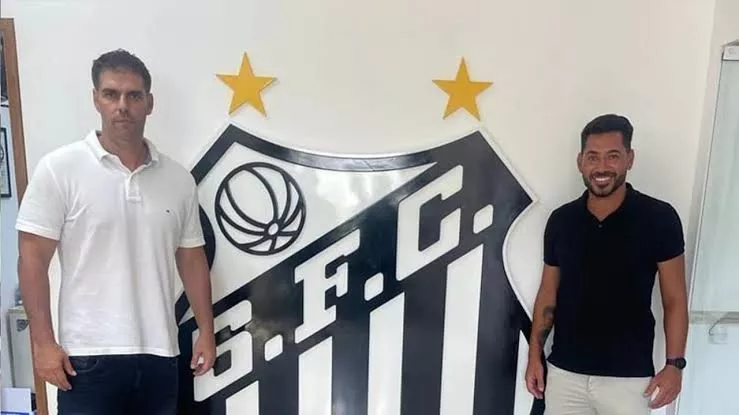 Santos promove profissional da base como gerente de futebol