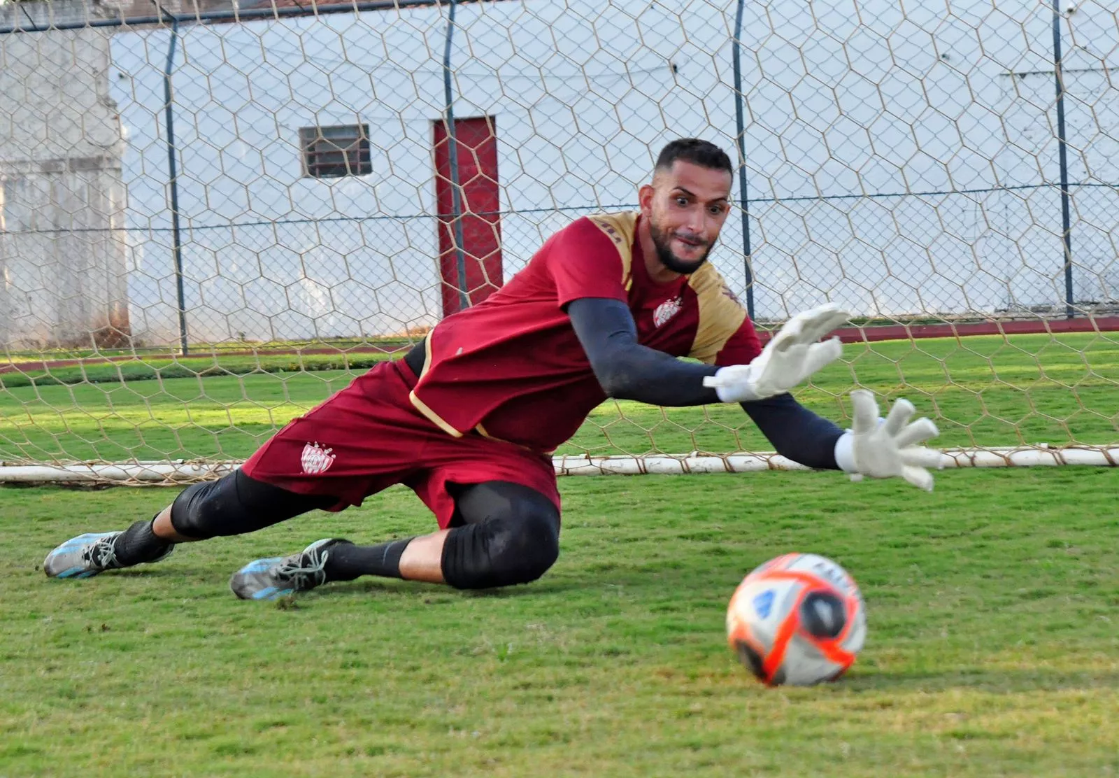 Goleiro tem três títulos estaduais na carreira (Foto: Bruno Freitas / Noroeste SAF)