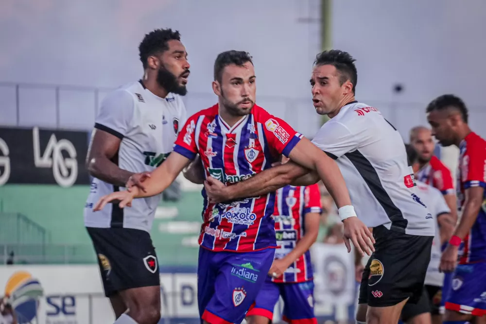 Itabaiana tenta quebrar tabu contra o Botafogo-PB para sair do Z-4 2 Itabaiana tenta quebrar tabu contra o Botafogo-PB para sair do Z-4 (Foto: Artur Aragão/AOI)