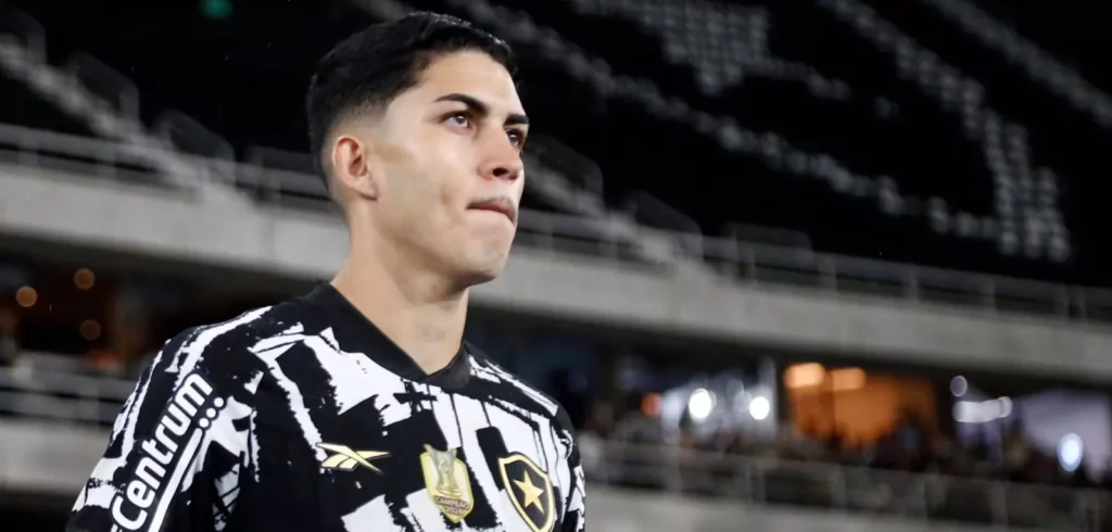 Nottingham Forest encaminha acerto com trio do Botafogo 2 Jair