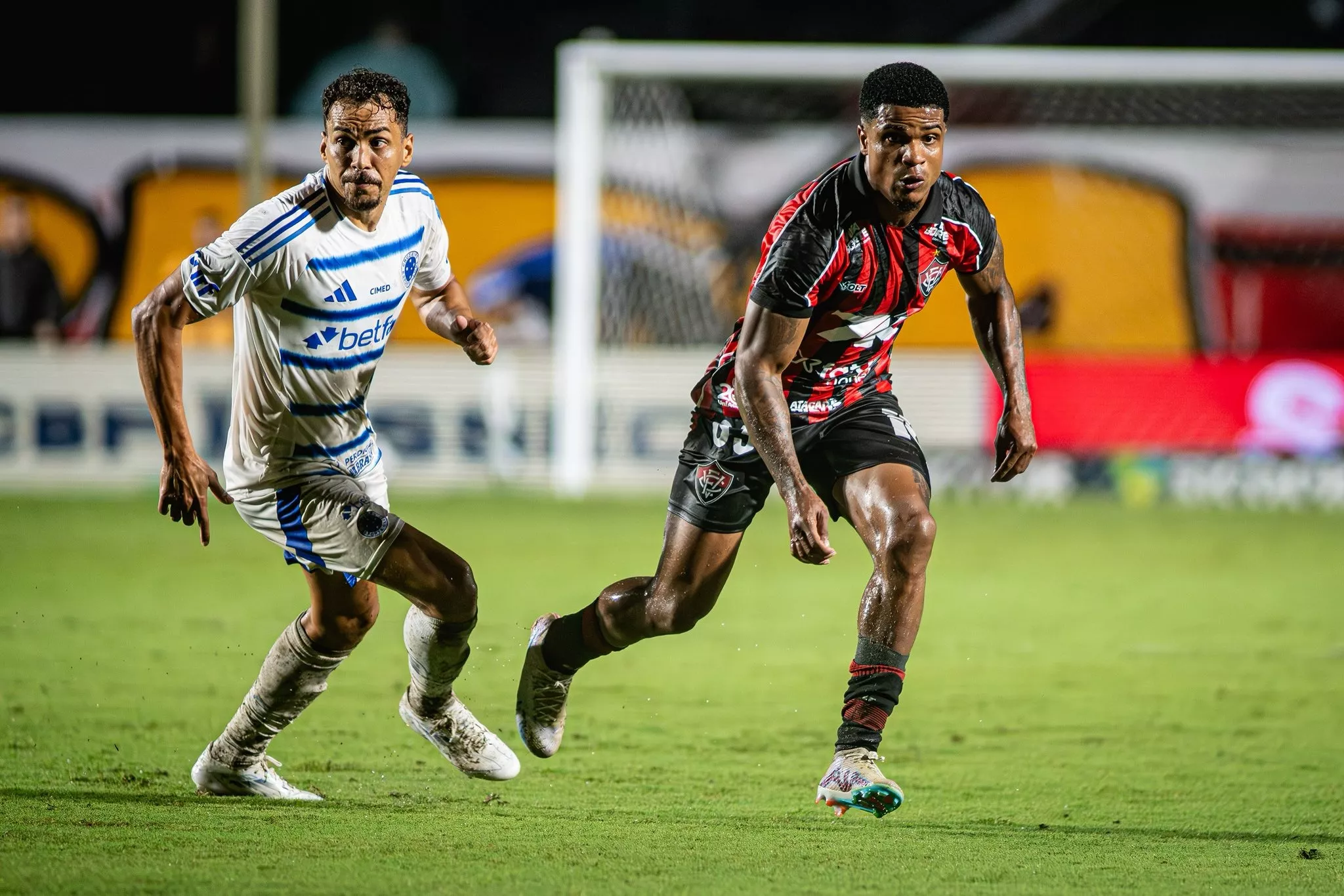 Vitória confirma cirurgia de Jamerson após lesão grave (Foto: Victor Ferreira/ECV)
