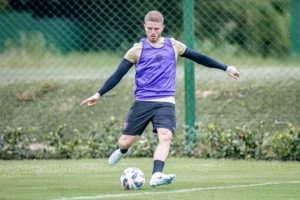 Vitória confirma retorno de volante ex-Ponte Preta