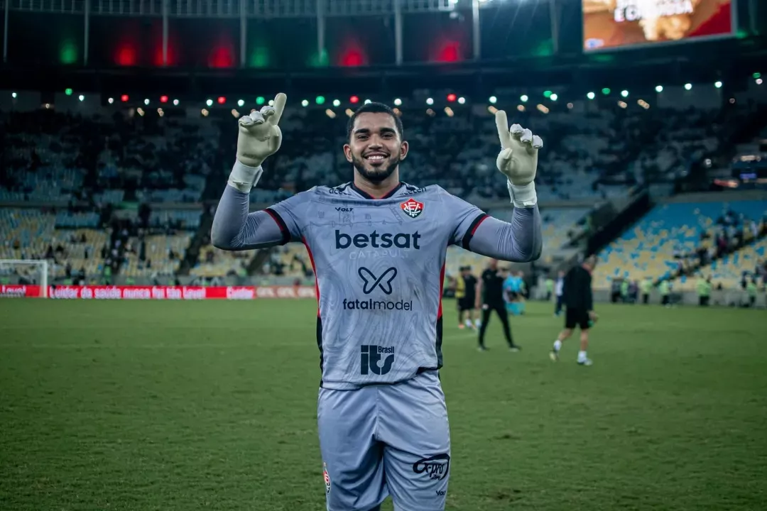 Vitória deve negociar goleiro Lucas Arcanjo ao final do ano 1 Vitória deve negociar goleiro Lucas Arcanjo ao final do ano (Foto: Victor Ferreira/ECV)