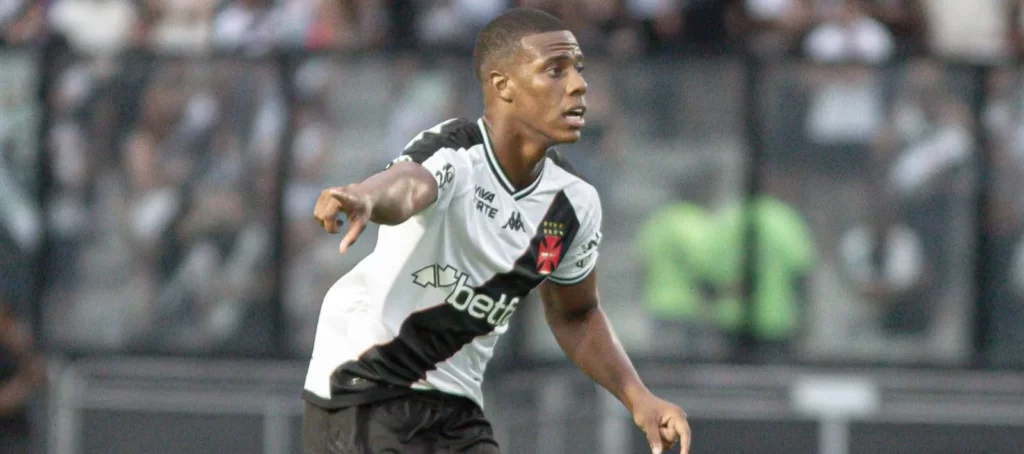Vasco fica perto de emprestar volante para clube da Ucrânia