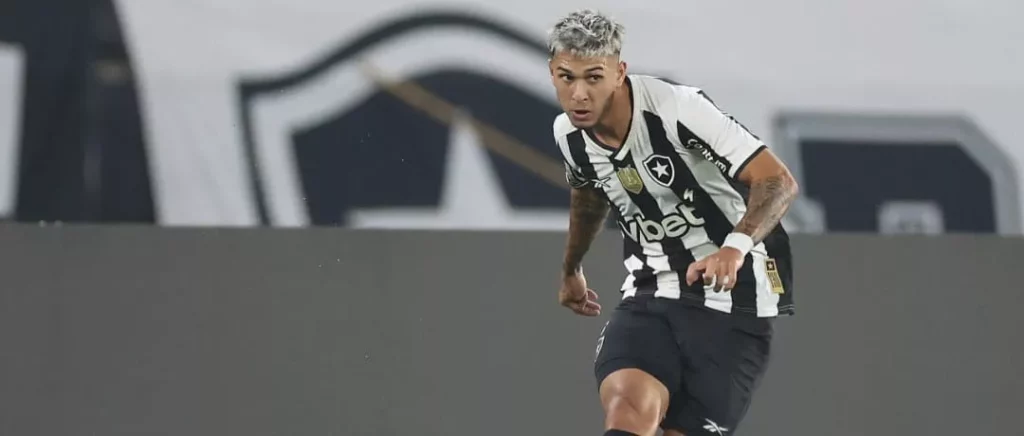 Mateo Ponte destaca fase no Botafogo e avisa: ‘Estou sempre pronto’