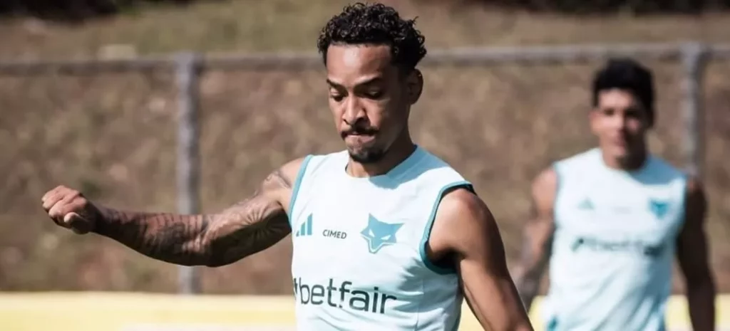 Cruzeiro mira renovação de contrato de Matheus Pereira