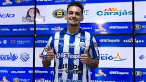 CSA apresenta atacante chileno Cavalleri e mira acesso na Série C