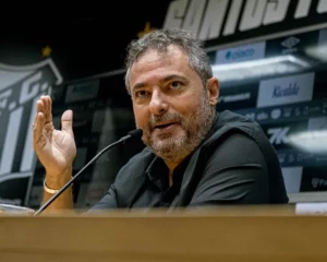 Mattos descarta contratações de impacto no Santos e exalta Neymar