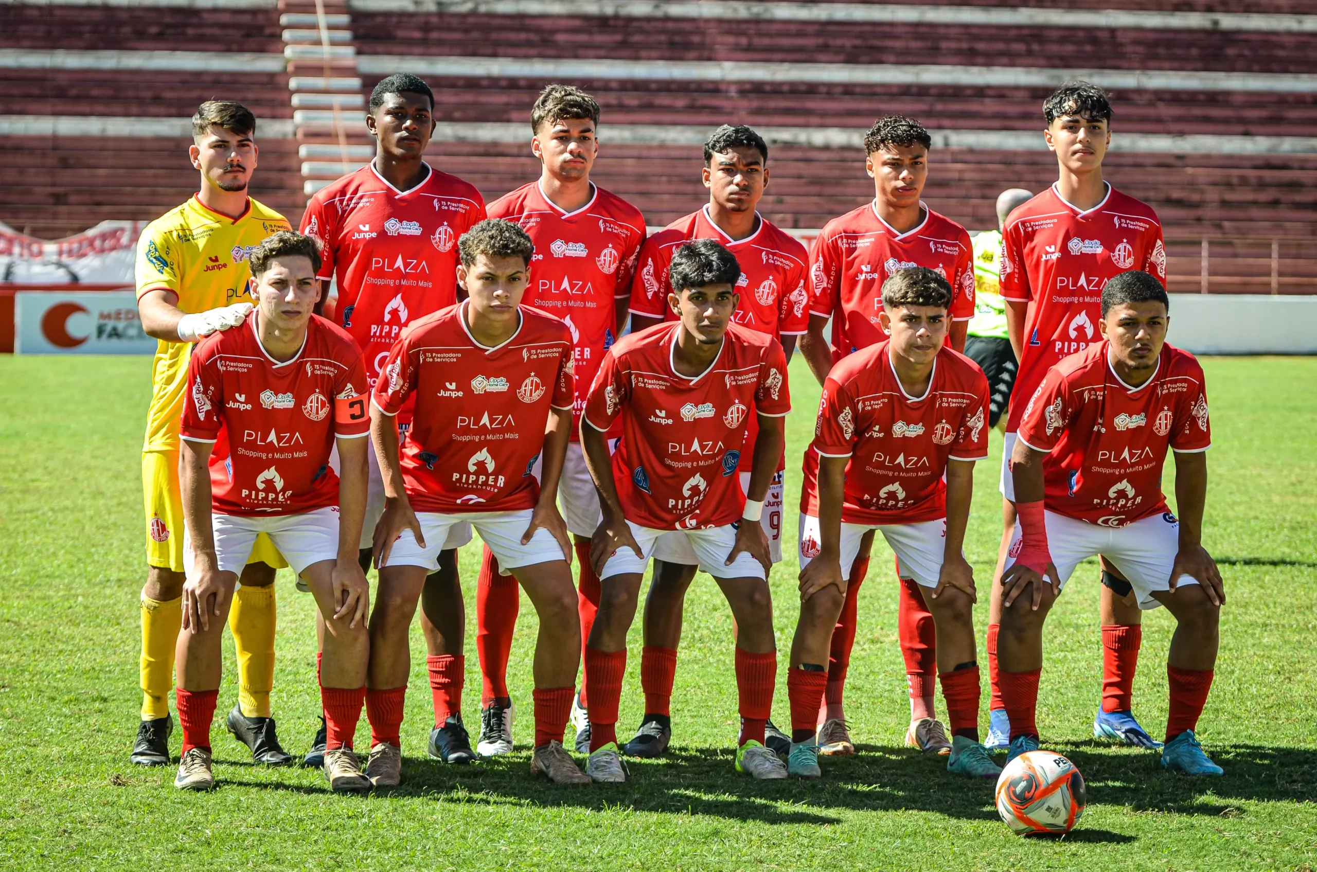 América faz bonito nas três categorias de base 3 Mequinha