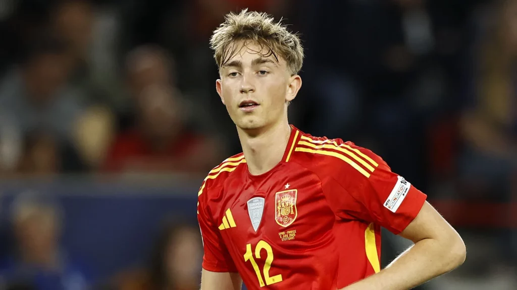 Real Madrid oficializa contratação de jovem zagueiro da Espanha