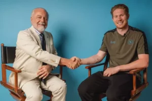 Multicampeão no Manchester City, De Bruyne é oficializado pelo Napoli