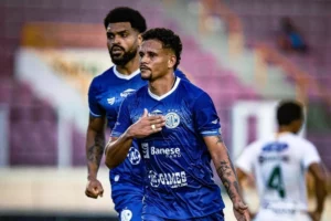 Artilheiro do Confiança, Neto destaca força mental para manter ritmo