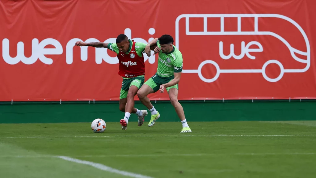 Palmeiras avalia permanência de lateral-direito