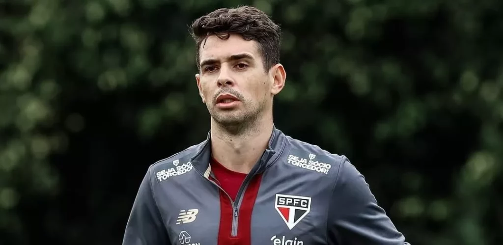 Oscar e Marcos Antônio são novidades em treino do São Paulo