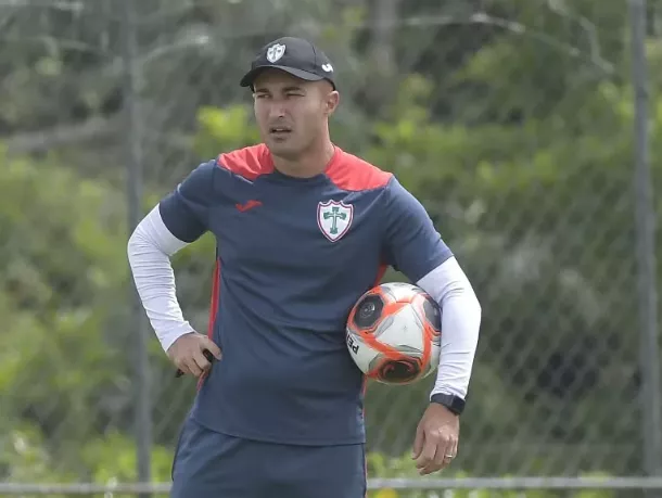 Treinador da Portuguesa fala em ‘recuperar o mental’ durante folga sem jogos