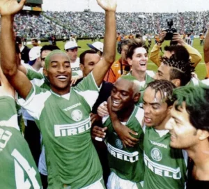 De rivais na Série B à disputa global: Palmeiras e Botafogo reeditam clássico de 2003 no Mundial de Clubes