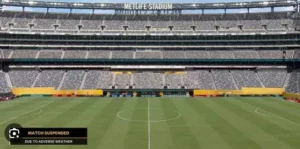 Parar jogo por ameaça de temporal é coisa fora do Brasil