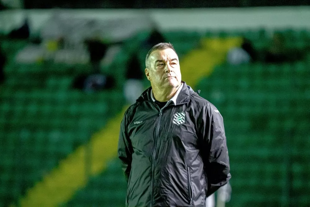 Pintado vê Figueirense abaixo e critica falta de competitividade