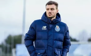 Técnico do Porto ressalta força do Palmeiras e elogia Abel