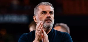 Tottenham demite Postecoglou duas semanas após título