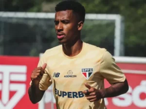 Marcos Antônio vai a campo e intensifica recuperação no São Paulo