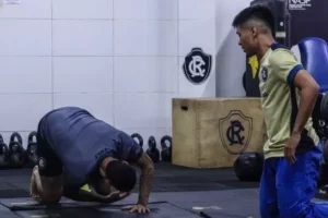 Remo usa técnicas de judô para tratar lesão de Maxwell